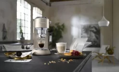 De'Longhi Delonghi Kaffeemaschine Dedica Metallics EC785.BG Pumpendruck 15 Bar, Eingebauter Milchaufschäumer, Manuell, 1300 W, Beige -Küchenkochgeschirr Geschäft 50e895cc1ebab00ce8b754124cd7701d