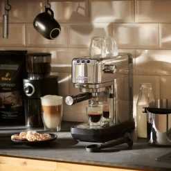 Tchibo Siebträger Espressomaschine „Lapressa“, Mit Doppelauslauf Und Milchaufschäumdüse (15 Bar, 980ml Wassertank), Inkl. Zwei Doppelwandigen Sieben, Für Espresso Und Milchschaum, Edelstahl 15 Tchibo Siebträger Espressomaschine „Lapressa“, Mit Doppelauslauf Und Milchaufschäumdüse (15 Bar, 980ml Wassertank), Inkl. Zwei Doppelwandigen Sieben, Für Espresso Und Milchschaum, Edelstahl -Küchenkochgeschirr Geschäft c4cae99369119ed849b3e5a5f3882d45